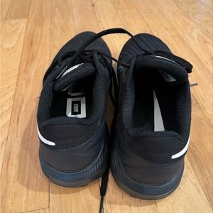 Nike zoom structure athletic shoes